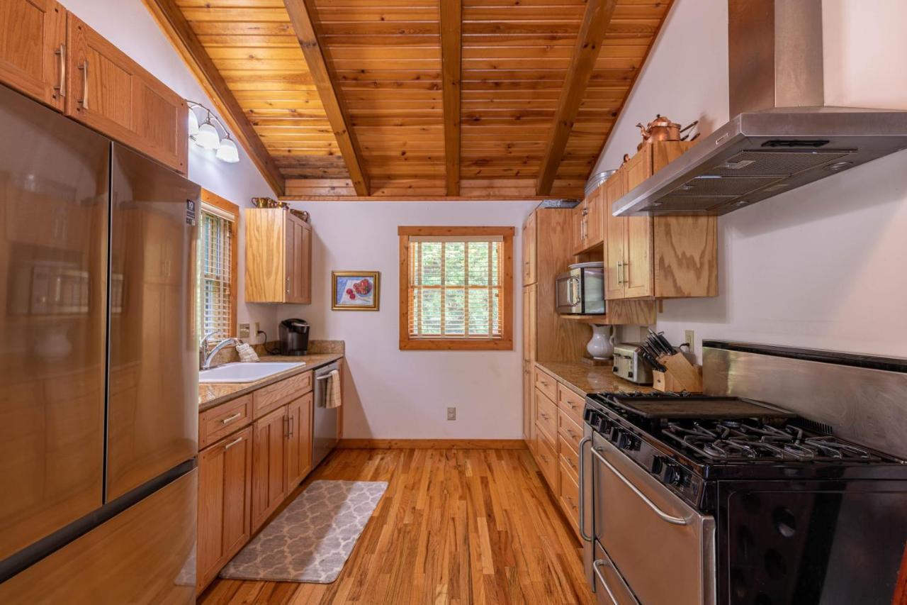 Knotty Pine Villa West Jefferson Eksteriør billede